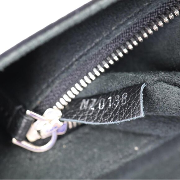 Louis Vuitton  Chain It Leather Crossbody Bag Black - Picture 13 of 13